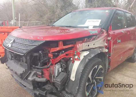 2024 Mitsubishi Outlander Se 2.5 2Wd/Se Black Edition S-Awc/Se Black Edition W/Pano Roof S-Awc from USA, damaged, VIN JA4J3VA88RZ080048